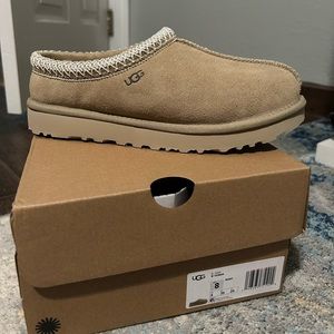 Ugg Tasman Slippers size 8 Mustard Seed